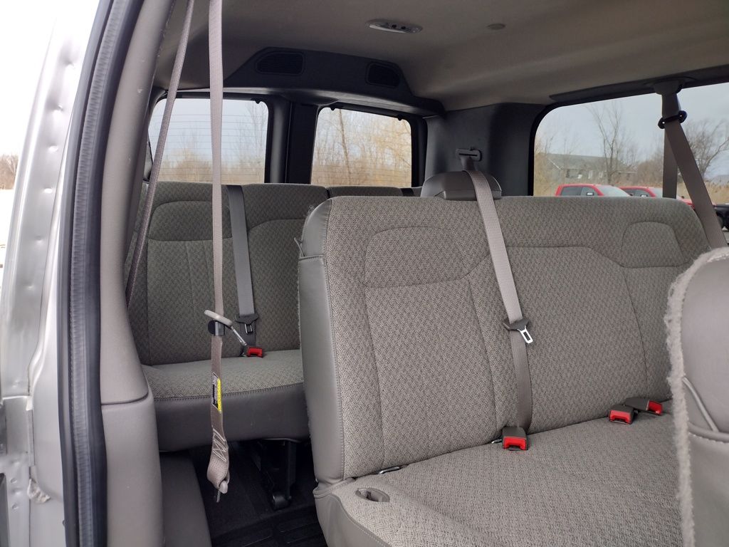 2022 Chevrolet Express 3500 LT photo