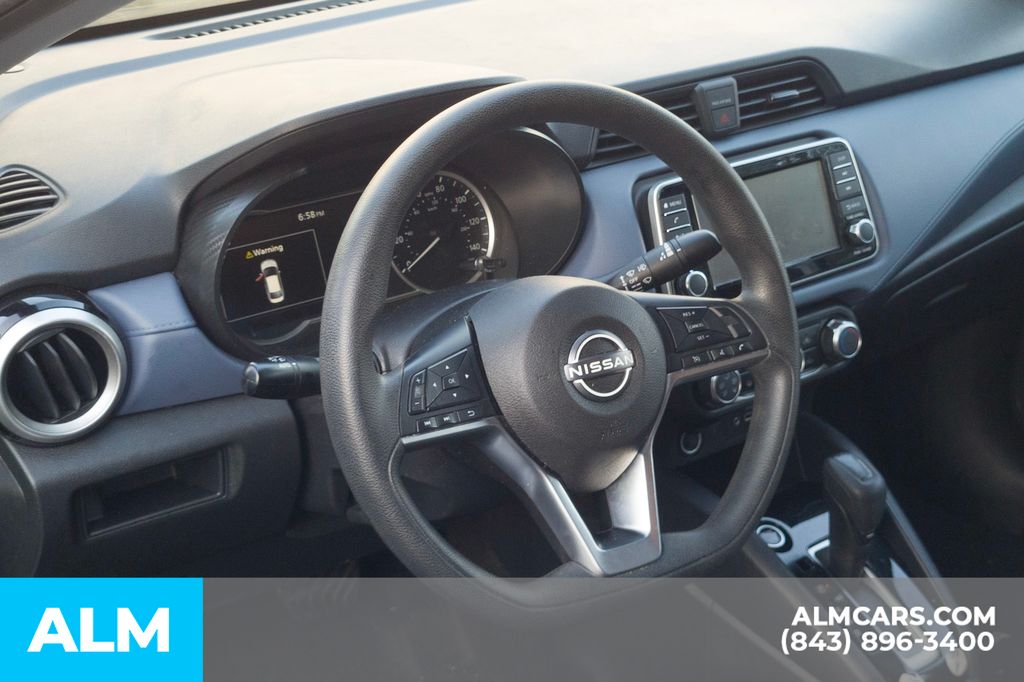 2023 Nissan Versa 1.6 SV photo 4