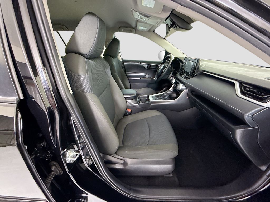 Thumbnail: 2021 Toyota RAV4 - 20