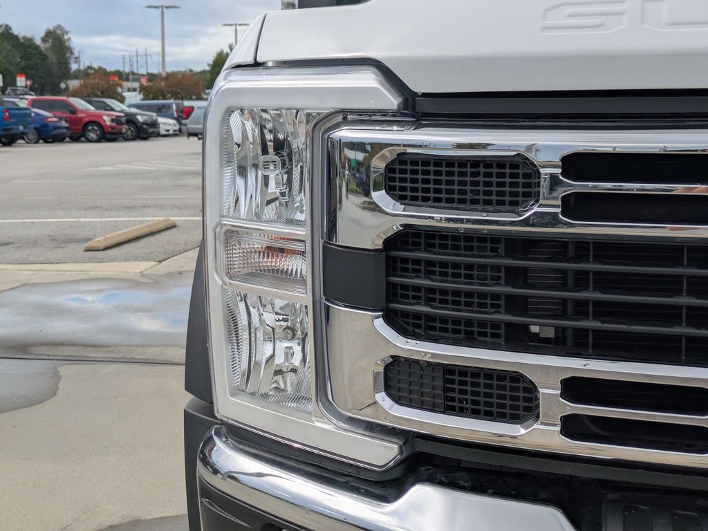 2025 Ford F-550 Chassis XL