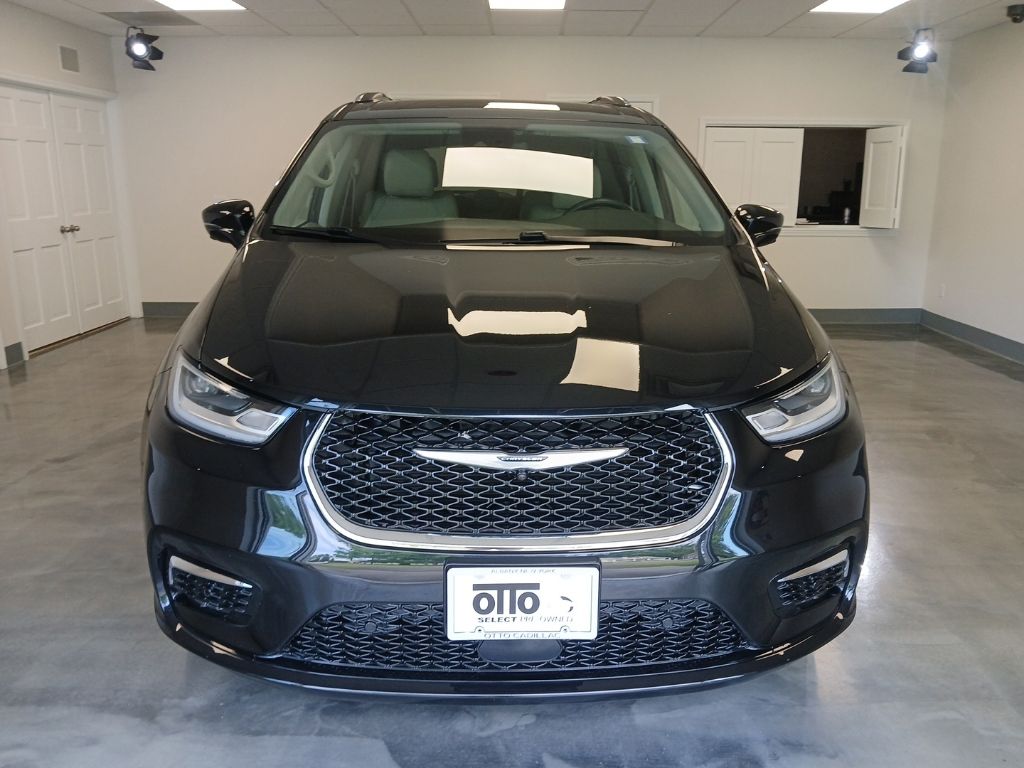 used 2021 Chrysler Pacifica car, priced at $29,500