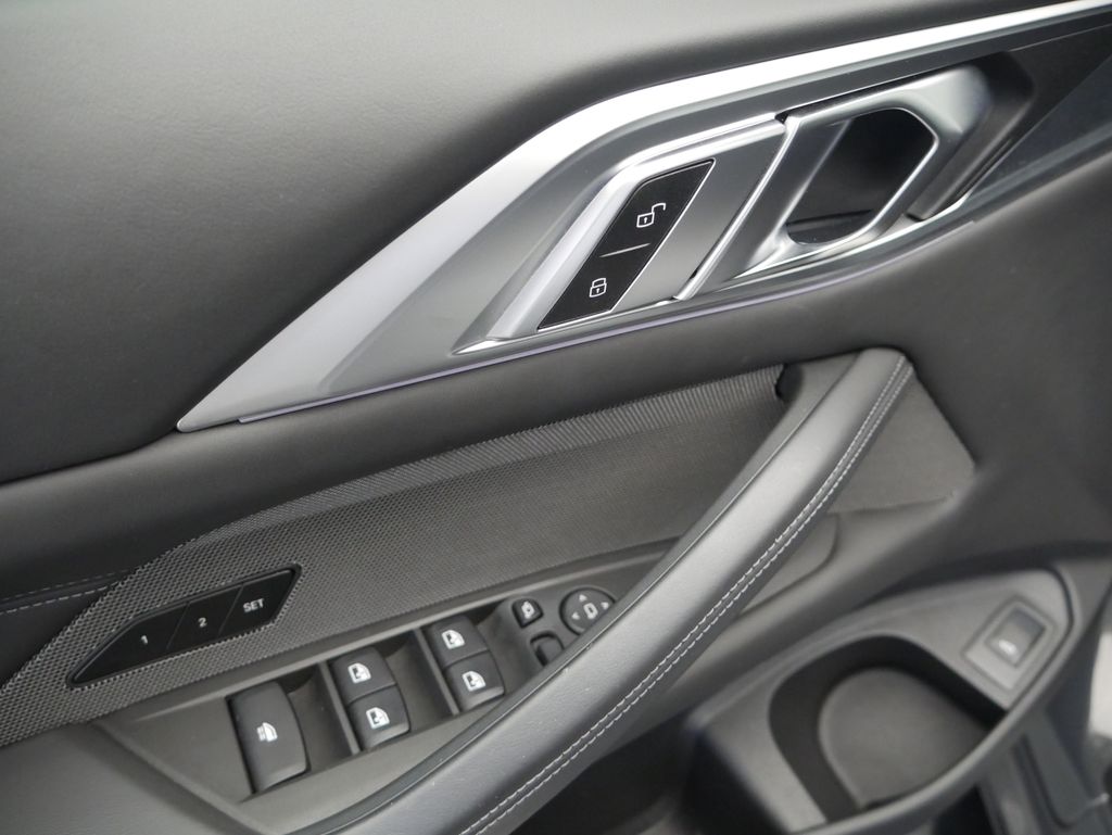 Thumbnail: 2024 BMW M4 - 17