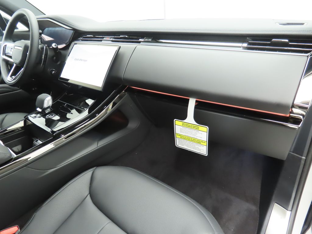Thumbnail: 2025 Land Rover Range Rover Sport - 17