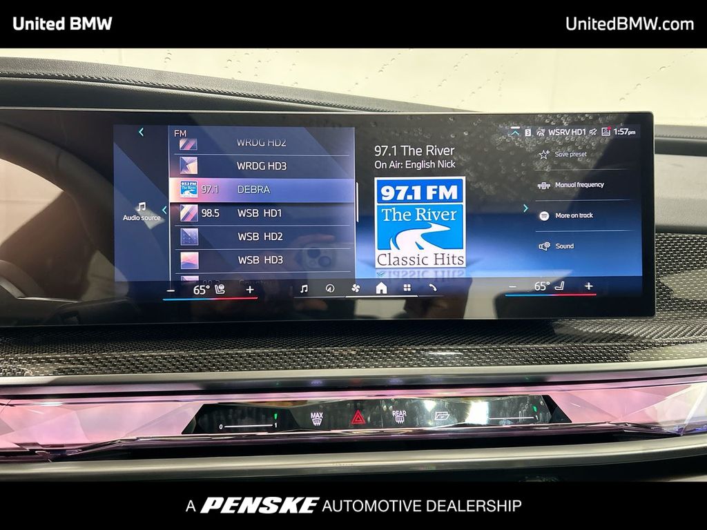 2025 BMW i7 xDrive60 16