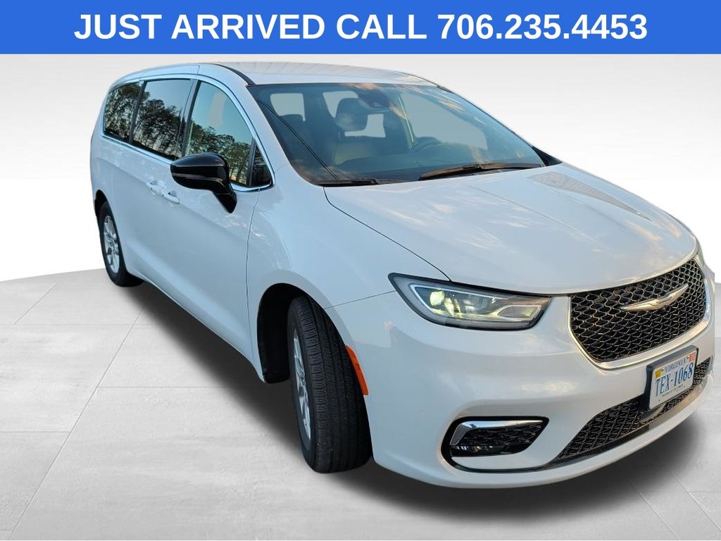 2025 Chrysler Pacifica Select FWD