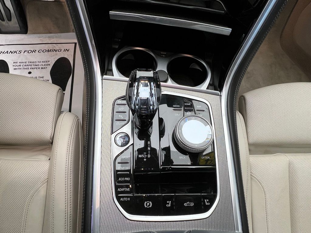 Thumbnail: 2024 BMW 8 Series - 16