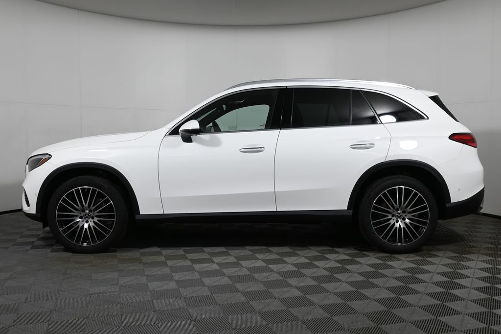 Thumbnail: 2025 Mercedes-Benz GLC - 2