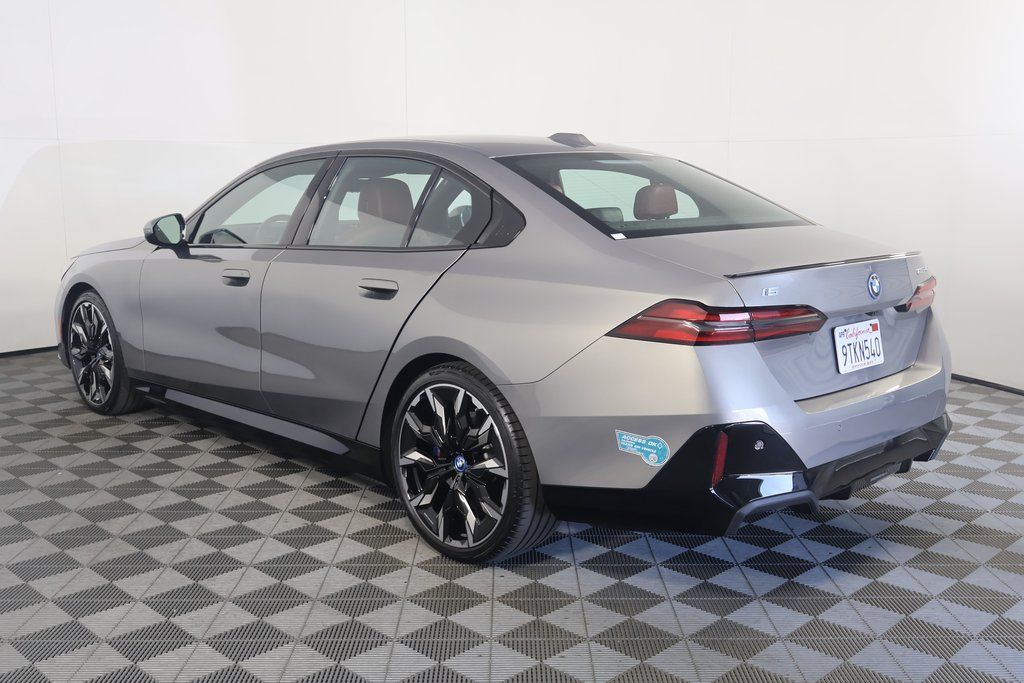 Thumbnail: 2025 BMW i5 - 6