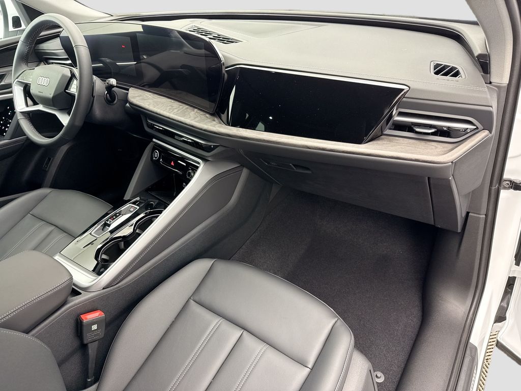 Thumbnail: 2025 Audi Q5 - 16