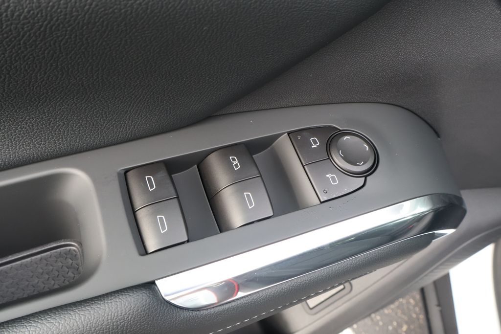 Thumbnail: 2026 Chevrolet Traverse - 17