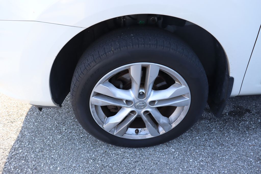 2014 Nissan Rogue S 4