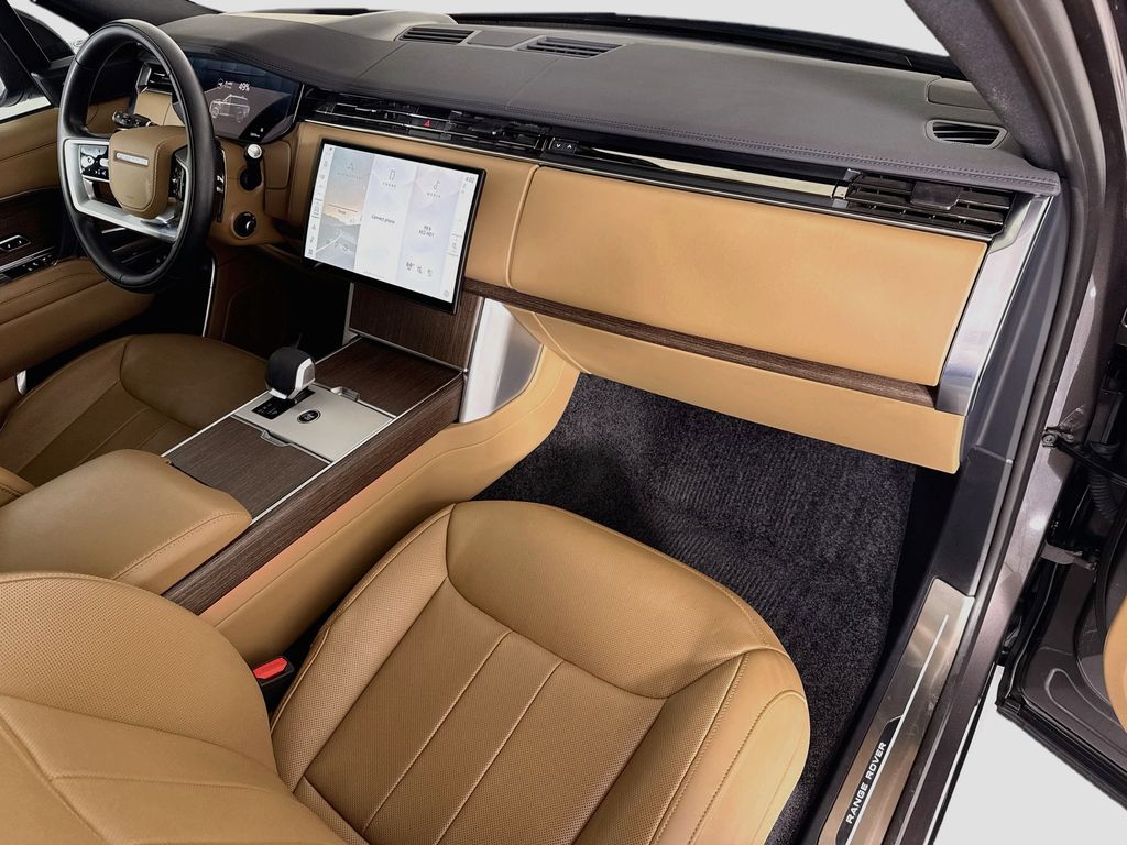 Thumbnail: 2025 Land Rover Range Rover - 17