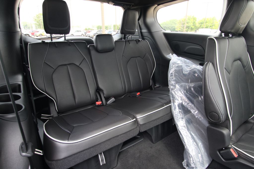 New 2027 Chrysler Pacifica Van