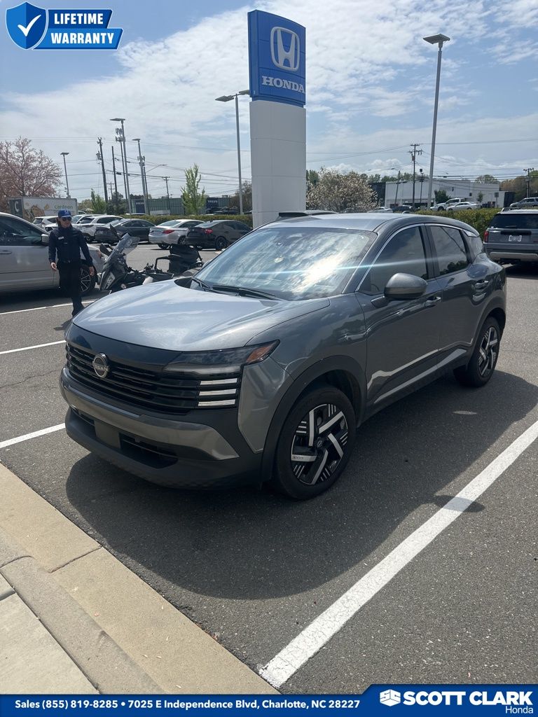 2025 Nissan Kicks SV