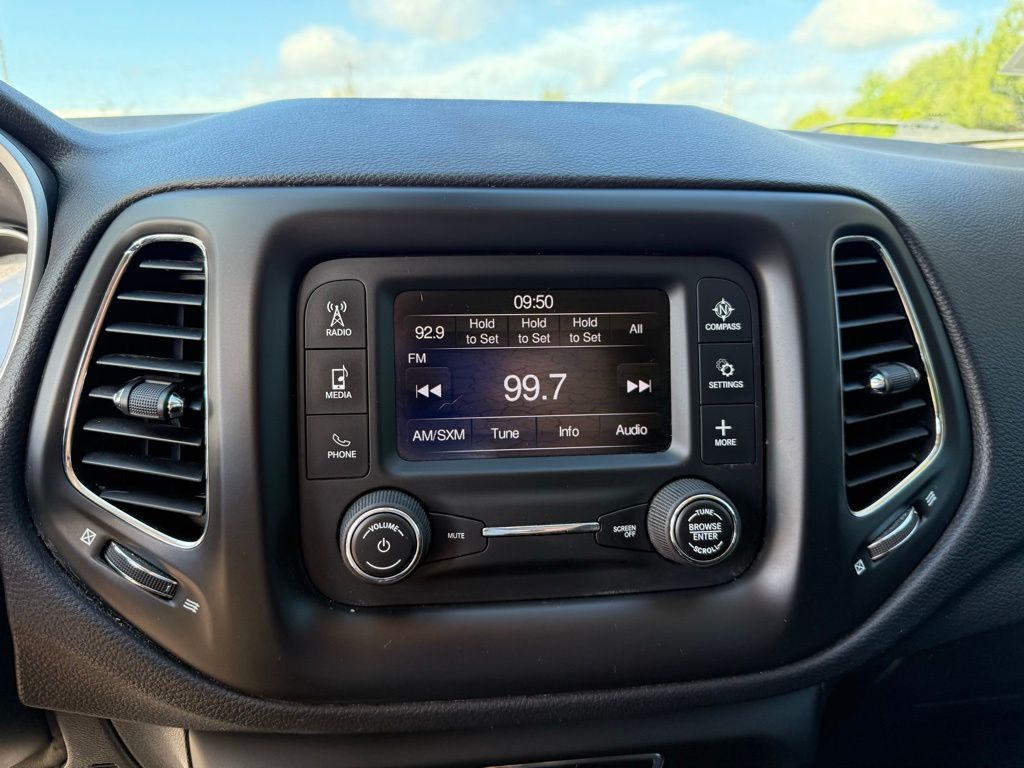 Thumbnail: 2017 Jeep Compass - 20