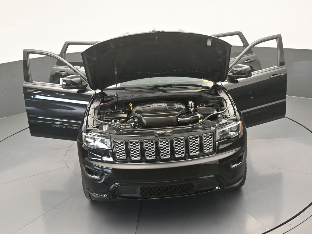 Used 2021 Diamond Black Crystal Pearlcoat Jeep Laredo X image 66