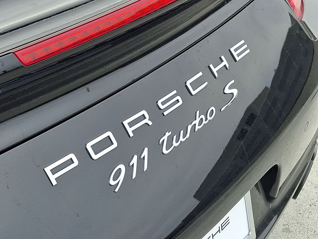 Thumbnail: 2016 Porsche 911 - 30