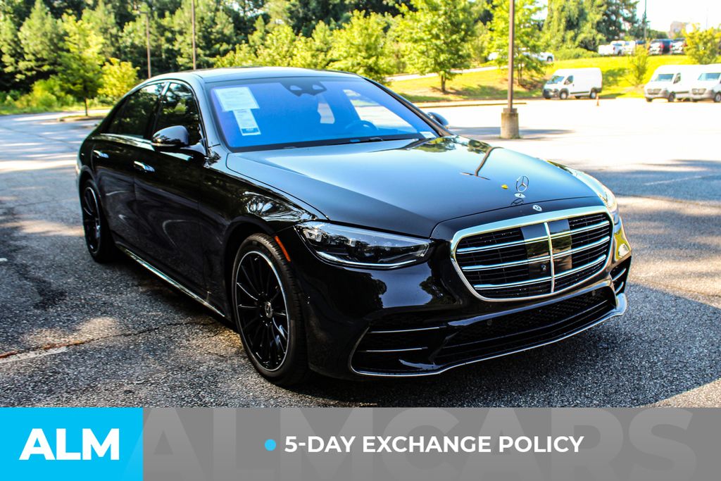 Used 2025 Black Mercedes-Benz S 580 image 3