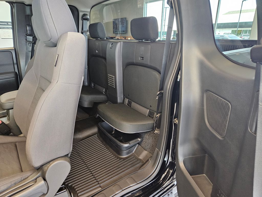 2022 Nissan Frontier S