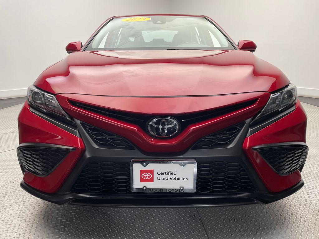 2023 Toyota Camry SE 2