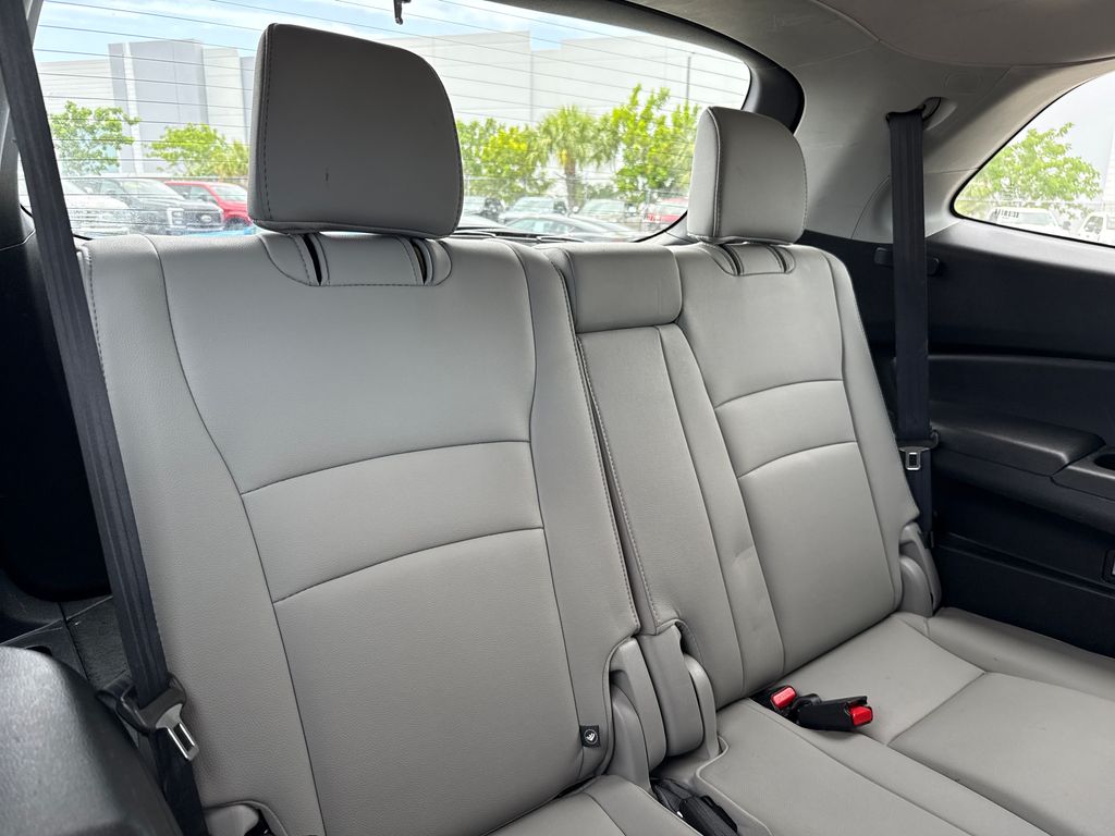 Used 2016  Honda EX-L image 27