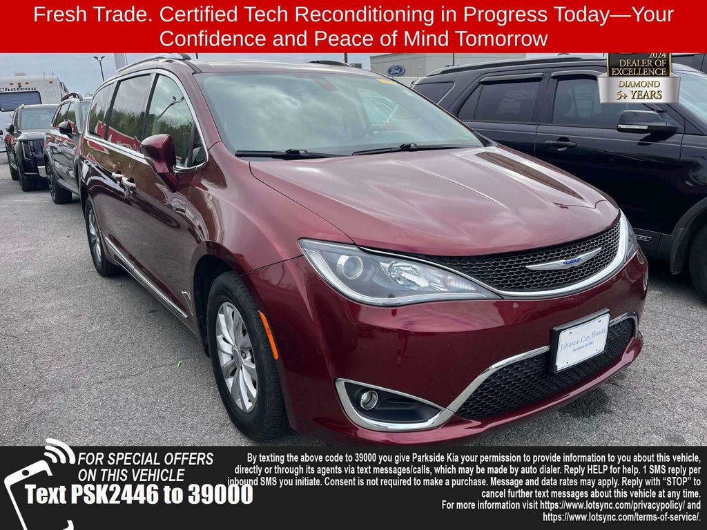 Velvet Red Pearlcoat 2019 Chrysler Pacifica Touring L FWD Minivan Front-Wheel Drive 9-Speed Automatic
