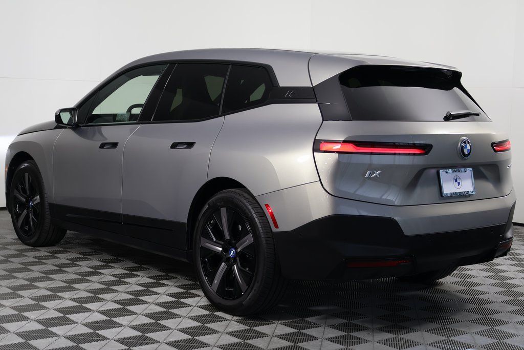 Thumbnail: 2025 BMW iX - 6