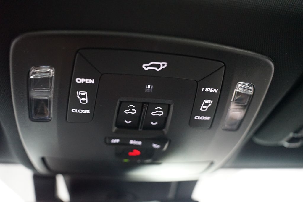 Thumbnail: 2025 Toyota Sienna - 27