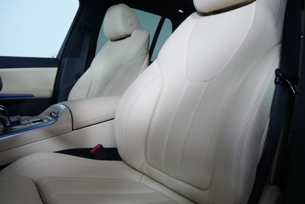 Thumbnail: 2022 BMW X5 - 11