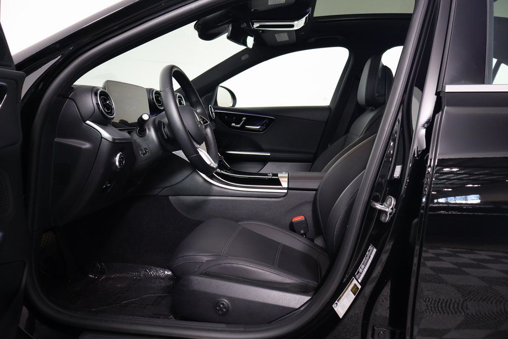 Thumbnail: 2025 Mercedes-Benz C-Class - 10