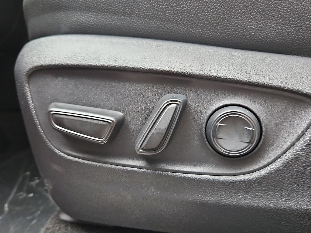 Thumbnail: 2026 Toyota Grand Highlander - 15