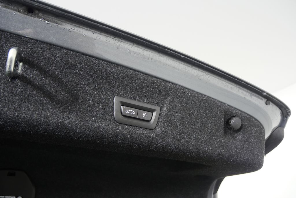 Thumbnail: 2025 BMW 3 Series - 17