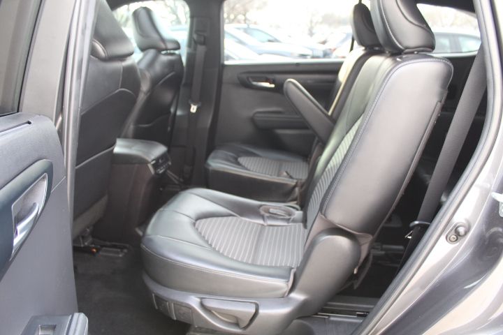 Used Car 2022 Toyota Highlander  Xse For Sale Under $35,000 In Georgetown, Texas