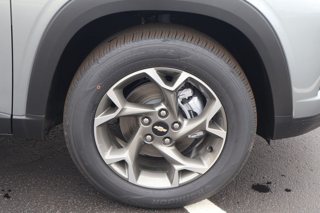 Thumbnail: 2026 Chevrolet Trax - 11