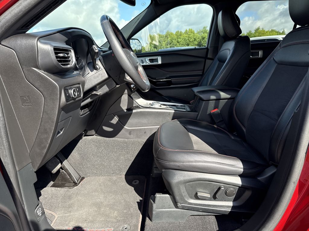 2024 Ford Explorer ST-Line - 11