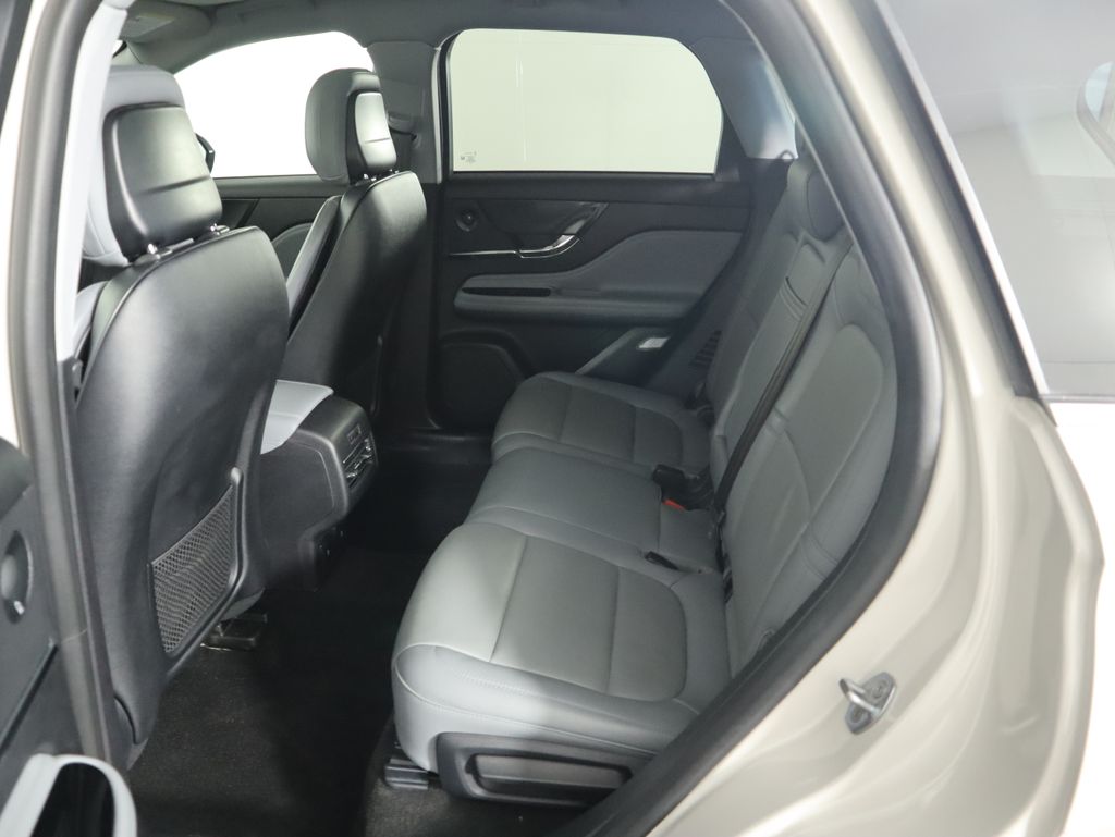 Thumbnail: 2022 Lincoln Corsair - 21