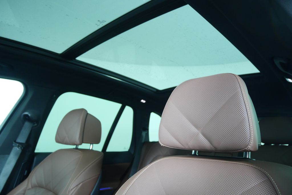 Thumbnail: 2025 BMW X5 - 11