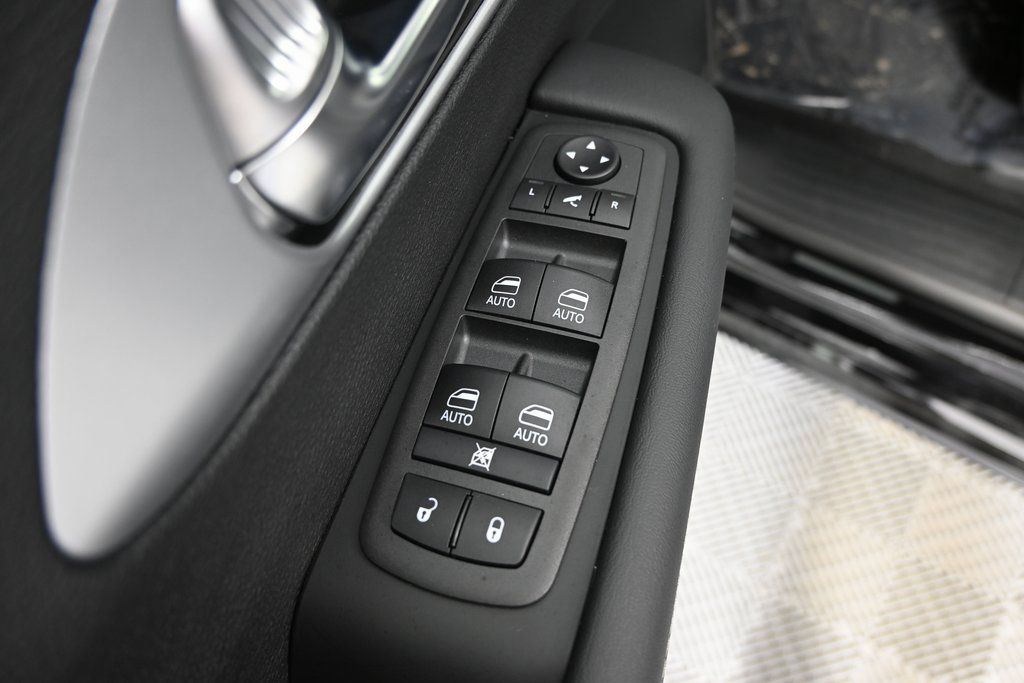 2026 Chrysler Pacifica Limited - Photo 22