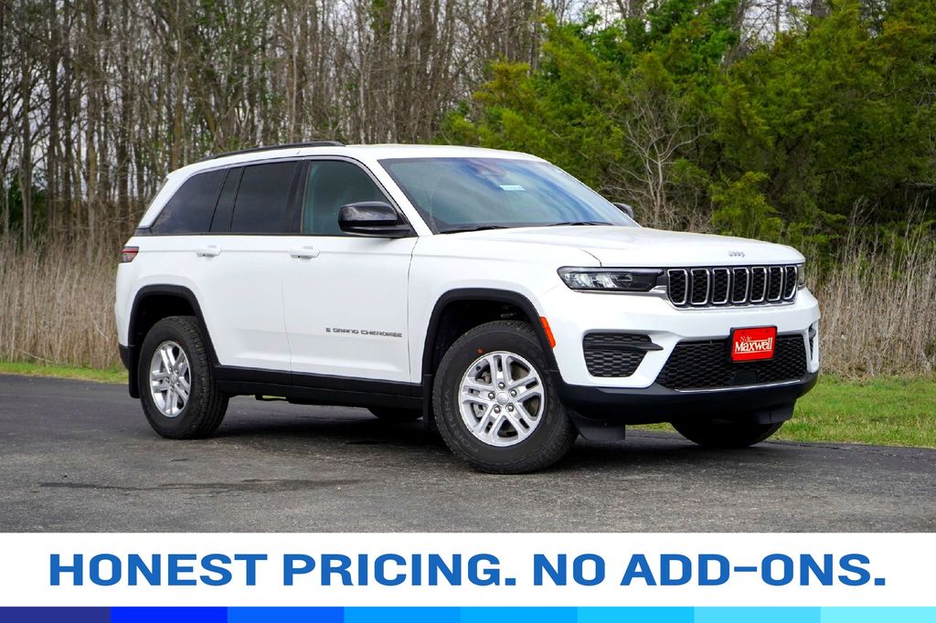 New Car 2025 Jeep Grand Cherokee  Laredo For Sale Under $30,000 In Taylor, Texas