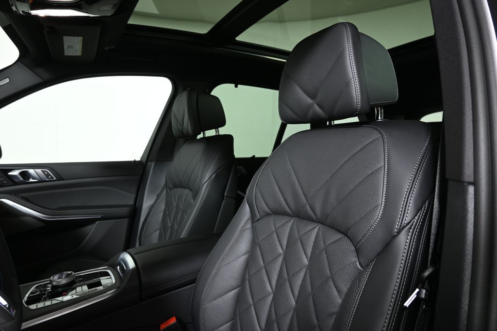 Thumbnail: 2026 BMW X5 - 16