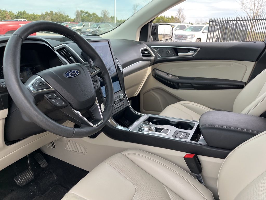 Thumbnail: 2022 Ford Edge - 20