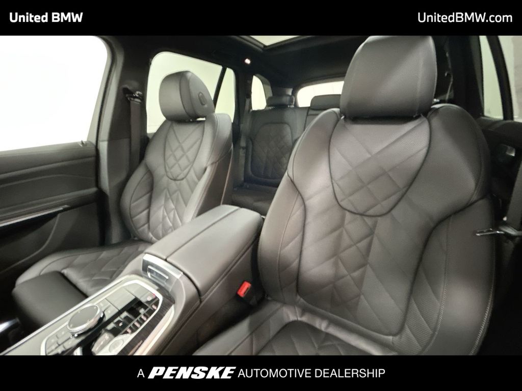 Thumbnail: 2026 BMW X5 - 13