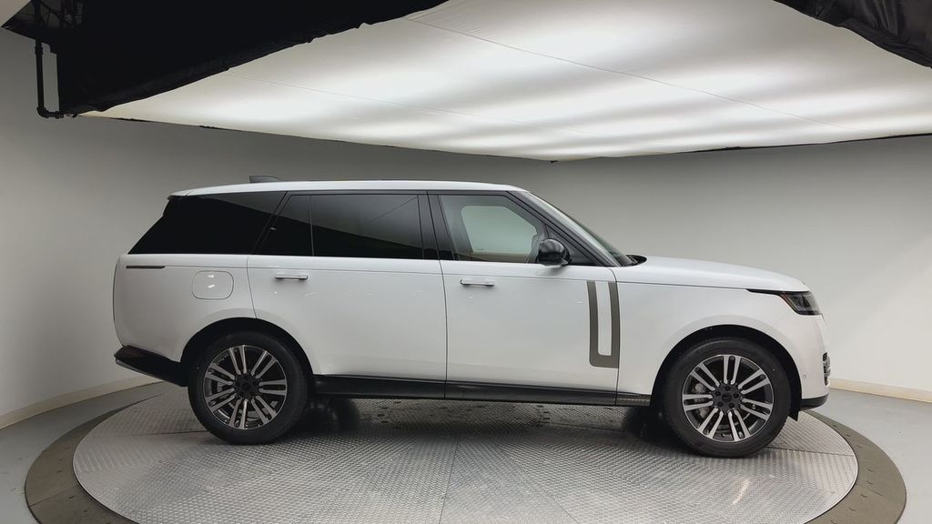 Thumbnail: 2026 Land Rover Range Rover - 9