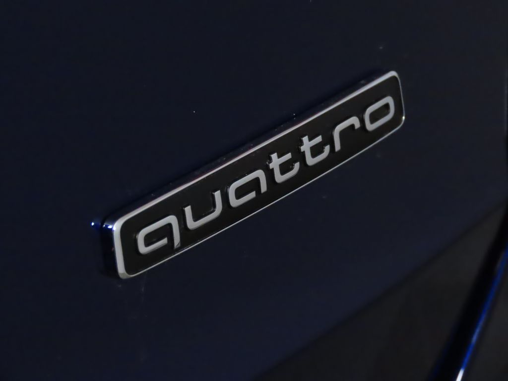 Thumbnail: 2025 Audi Q3 - 10