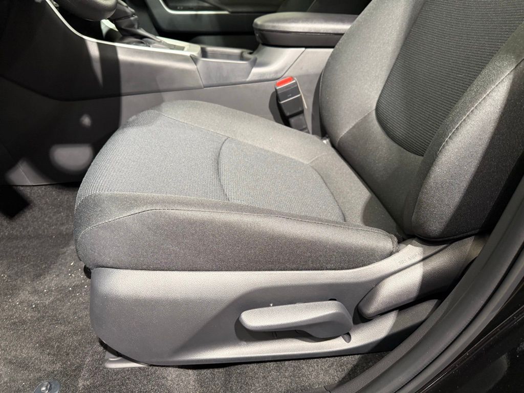 Thumbnail: 2025 Toyota RAV4 - 14