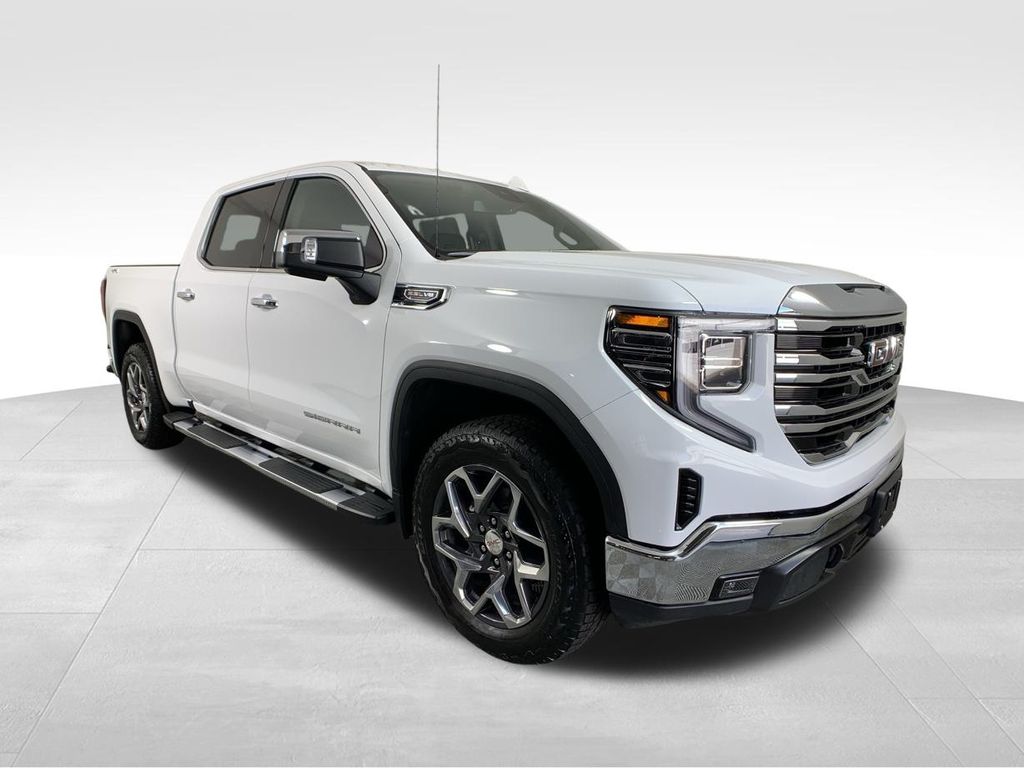 2024 GMC Sierra 1500 SLT 8