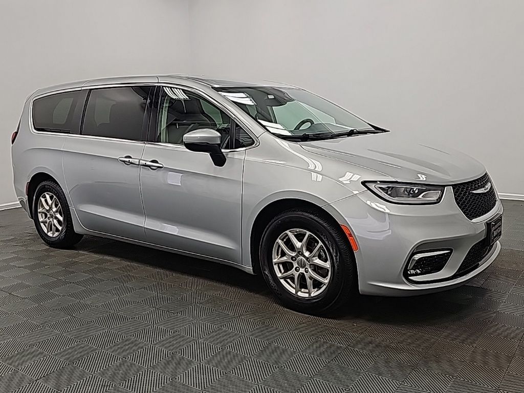 2023 Chrysler Pacifica Touring L FWD