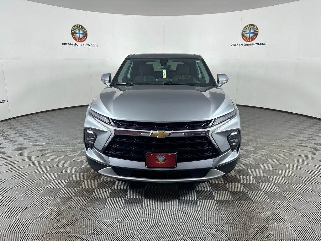 Used 2025 Gray Chevrolet LT image 17