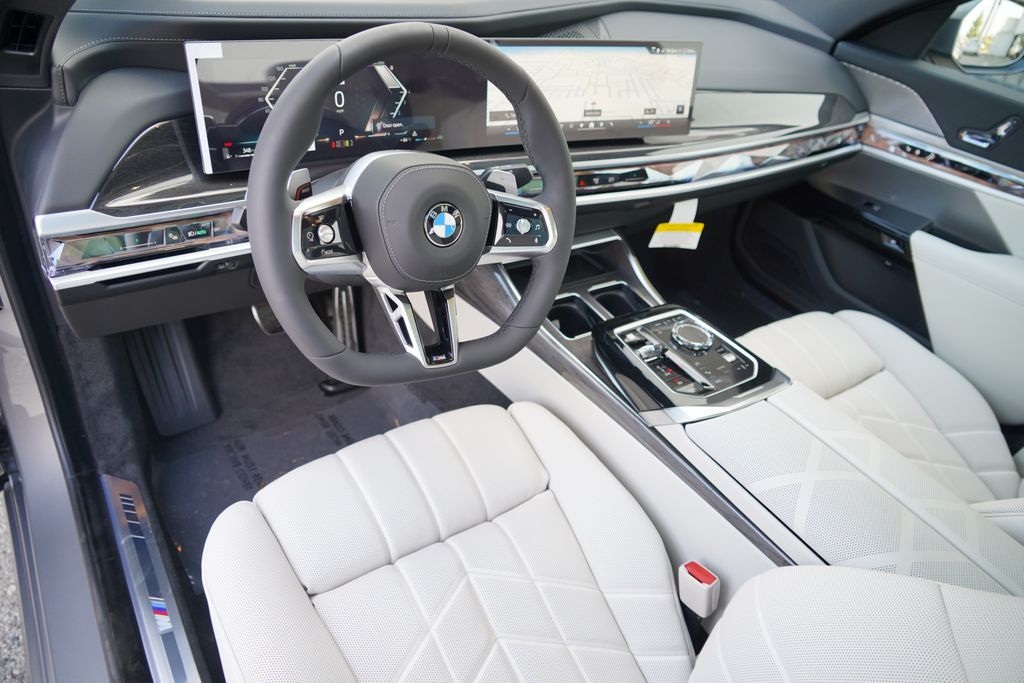 Thumbnail: 2026 BMW 7 Series - 12
