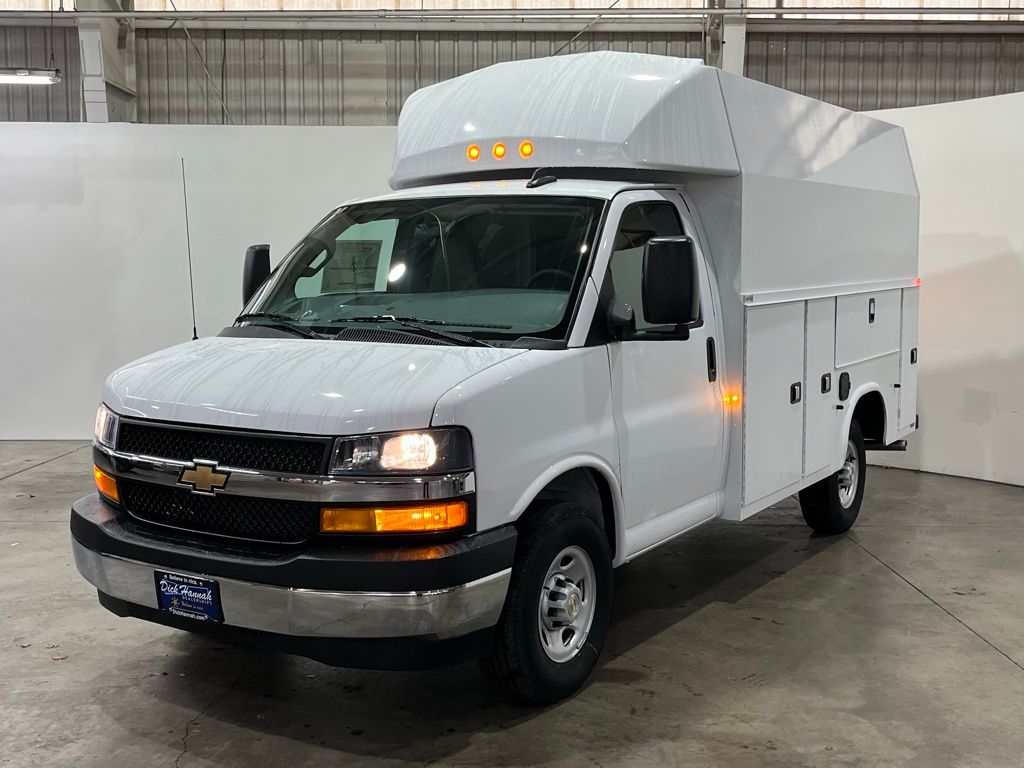 2025 Chevrolet Express 3500 Work Van